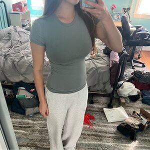 H&M Women's Short Sleeve Gray Tee